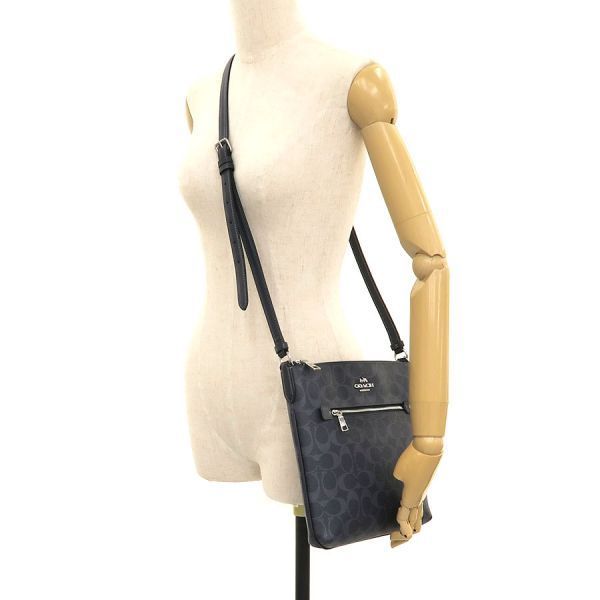 coach c1554 shoulder bag markings and labels