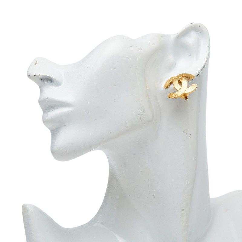 chanel earrings accessories included
