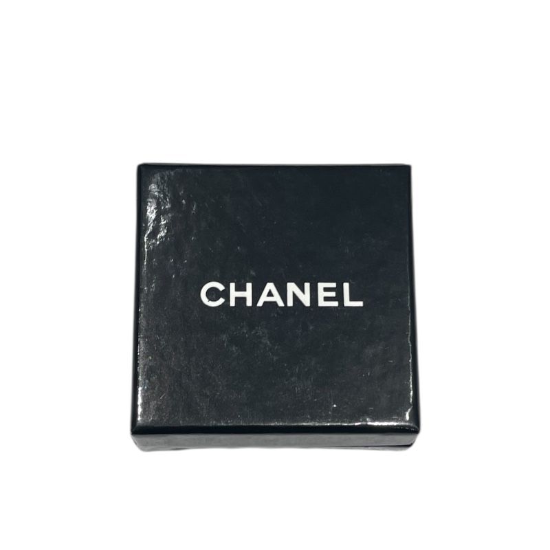 chanel earrings interior details