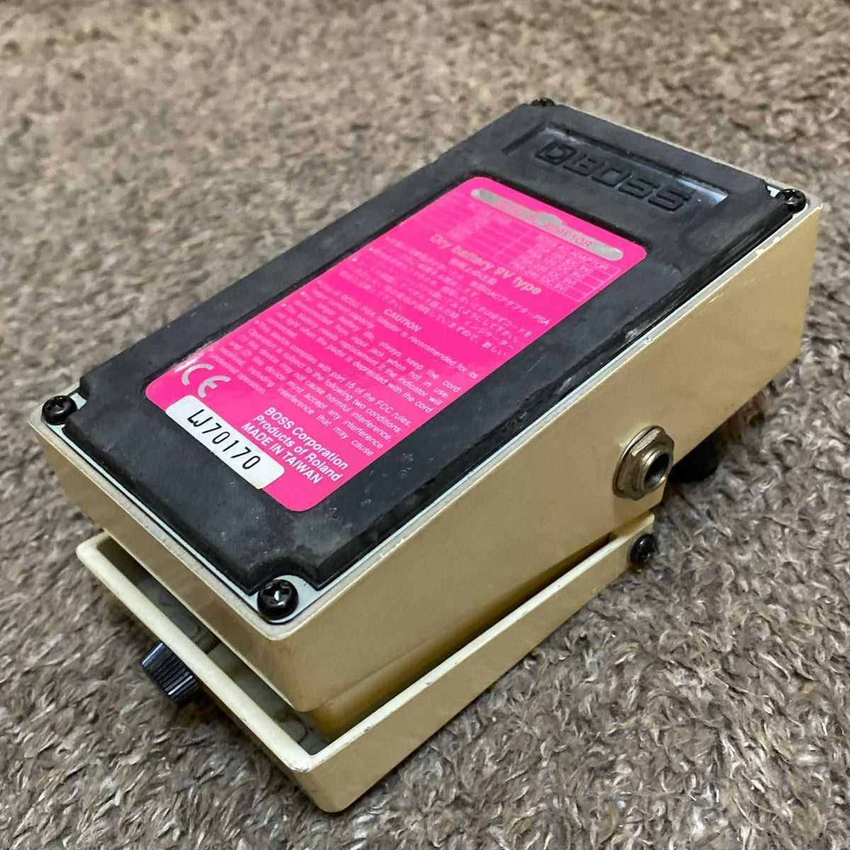 boss dd-3 guitar effector rear view