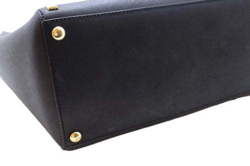 michael kors shoulder bag functional details