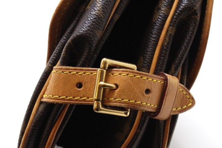 louis vuitton shoulder bag markings and labels