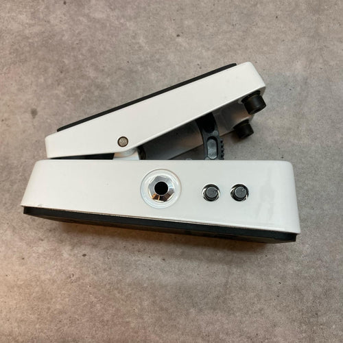 guitar effector side view