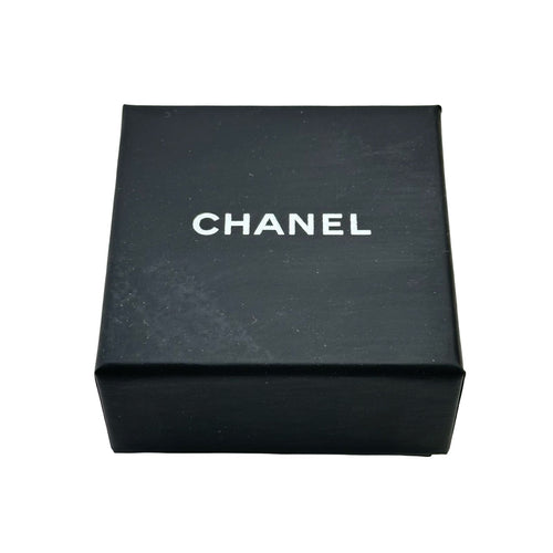 chanel earrings functional details