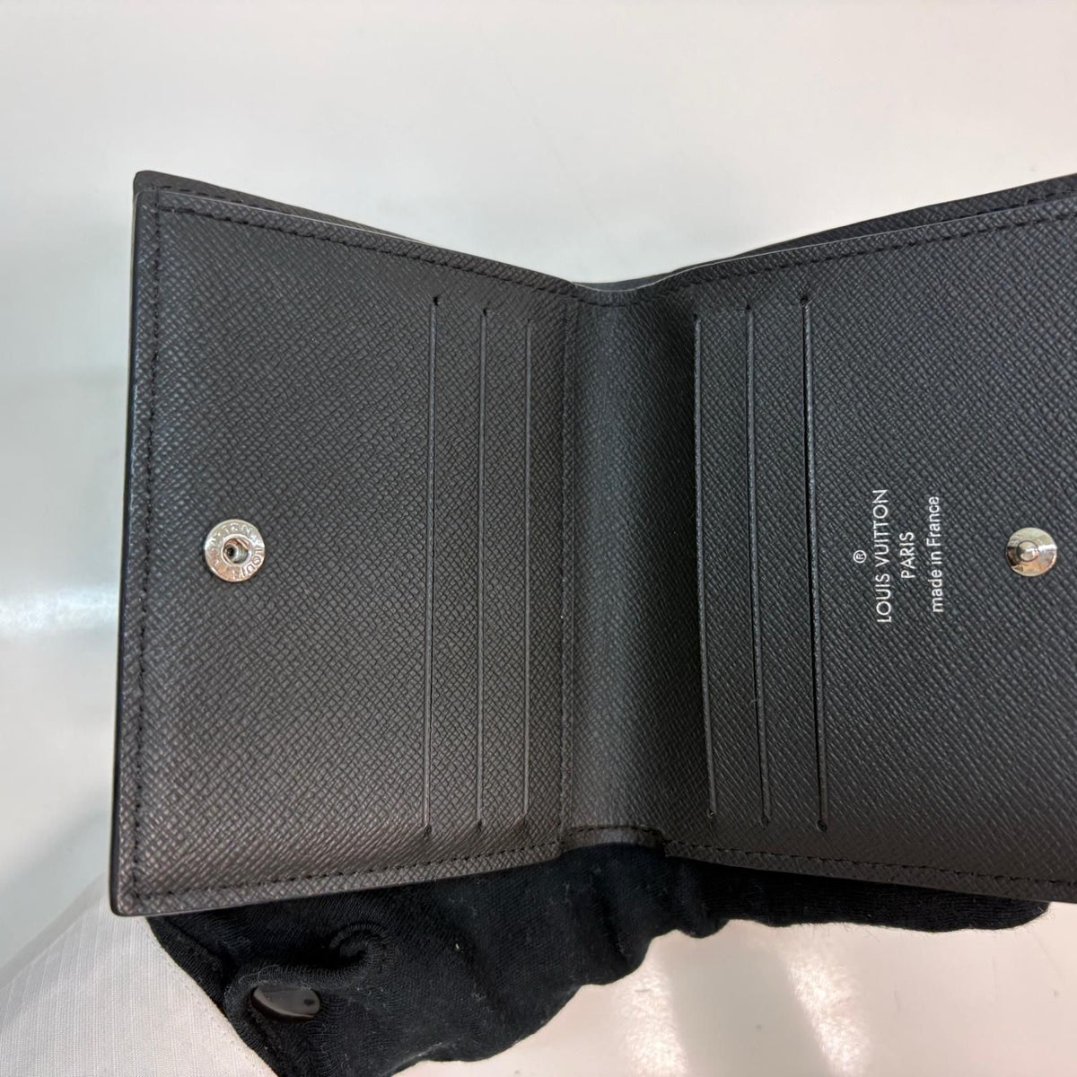 louis vuitton n64021 wallet rear view