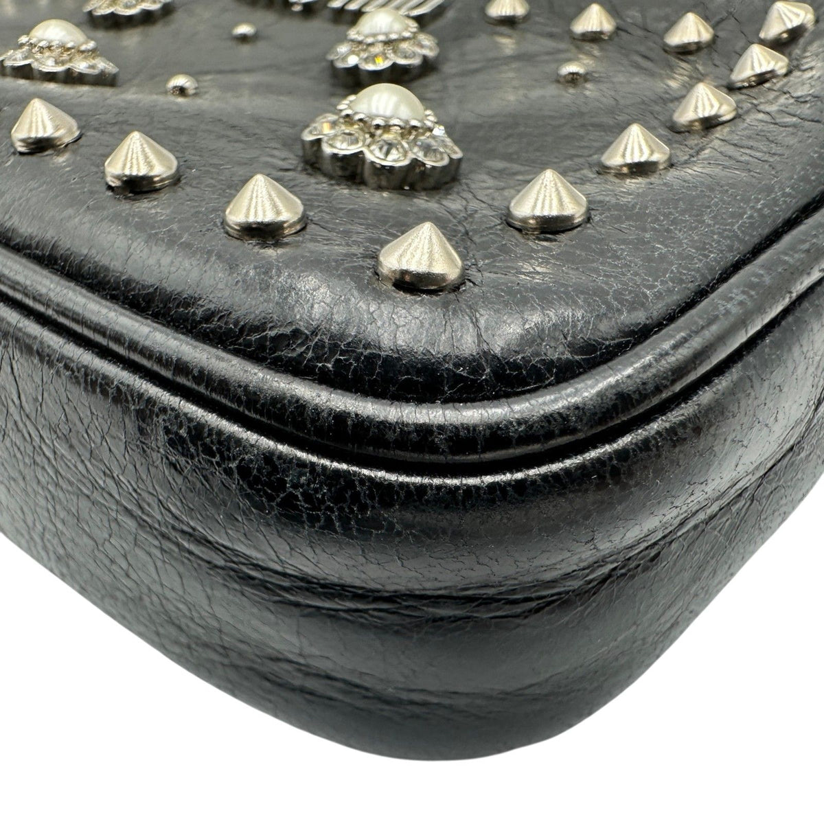 miu miu pouch / clutch interior details
