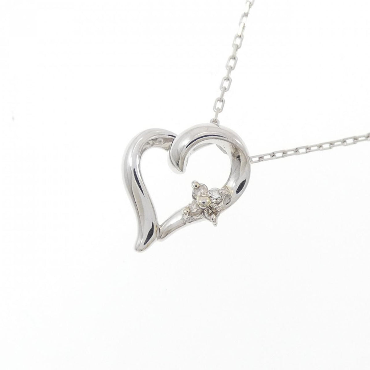 necklace rear view
