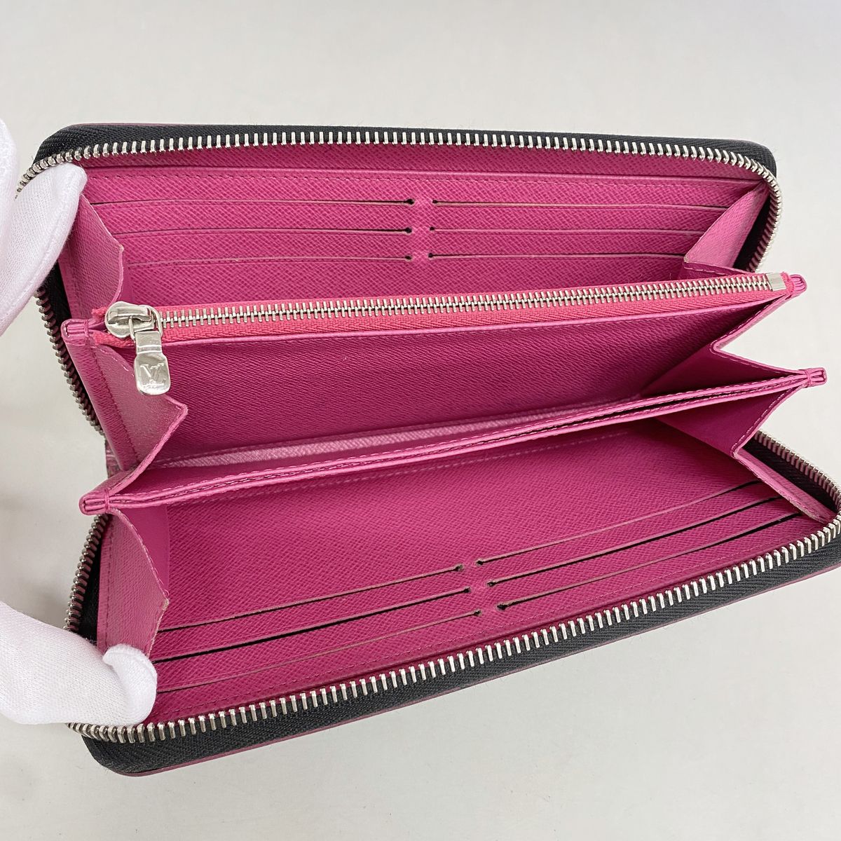 louis vuitton m64838 pink wallet rear view