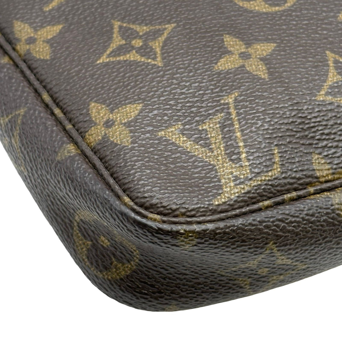 louis vuitton m51980 handbag functional details