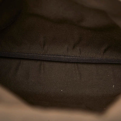 gucci beige shoulder bag functional details