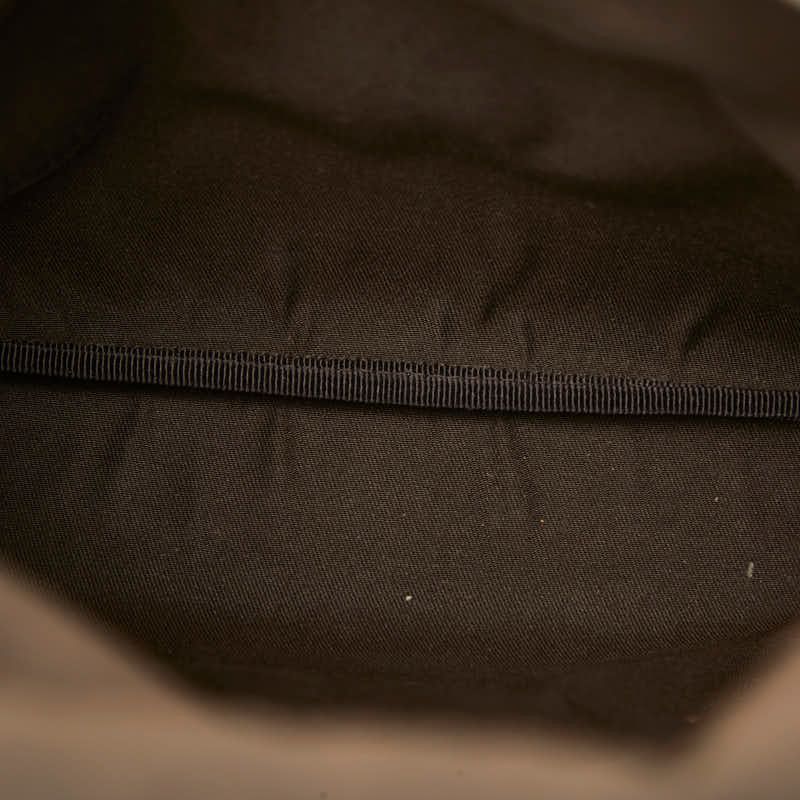 gucci beige shoulder bag functional details