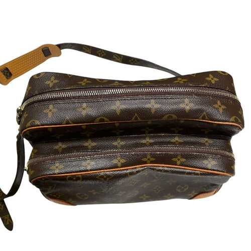 shoulder bag accessories included