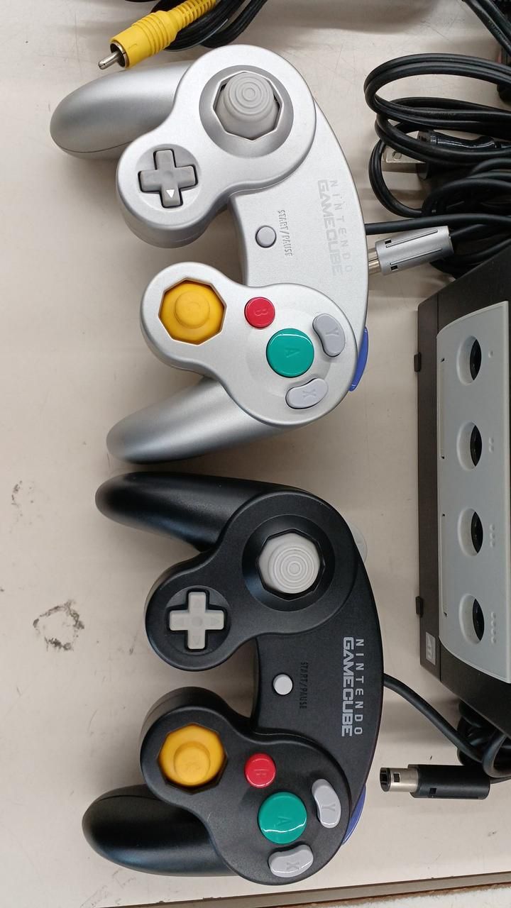 nintendo dol-001 video game console side view