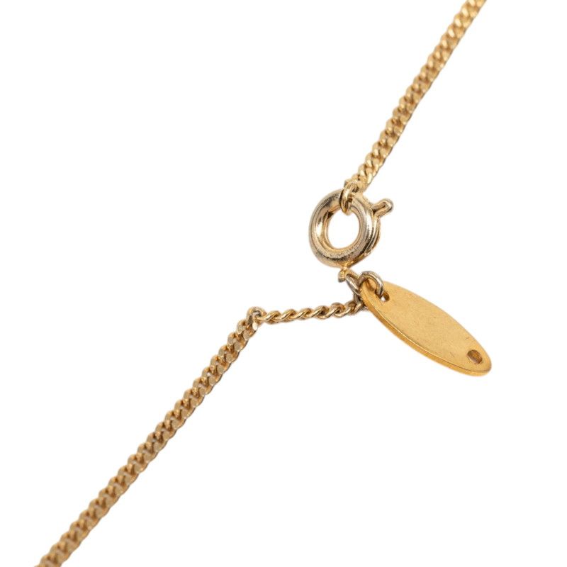 chanel necklace side view