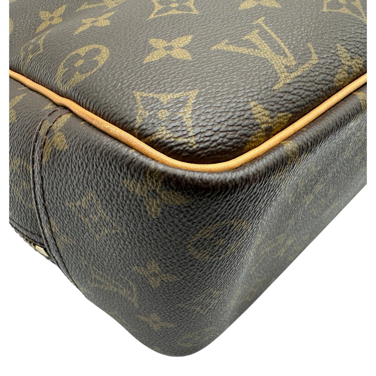 louis vuitton m47270 handbag functional details