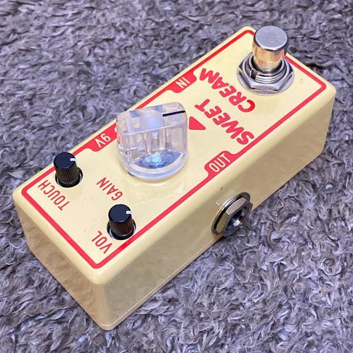cream guitar effector front view
