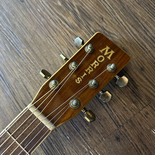 acoustic guitar accessories included
