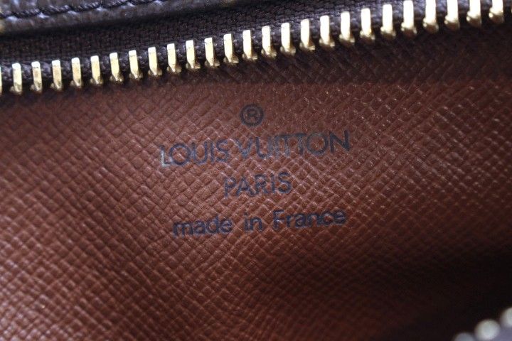 louis vuitton m45236 shoulder bag markings and labels