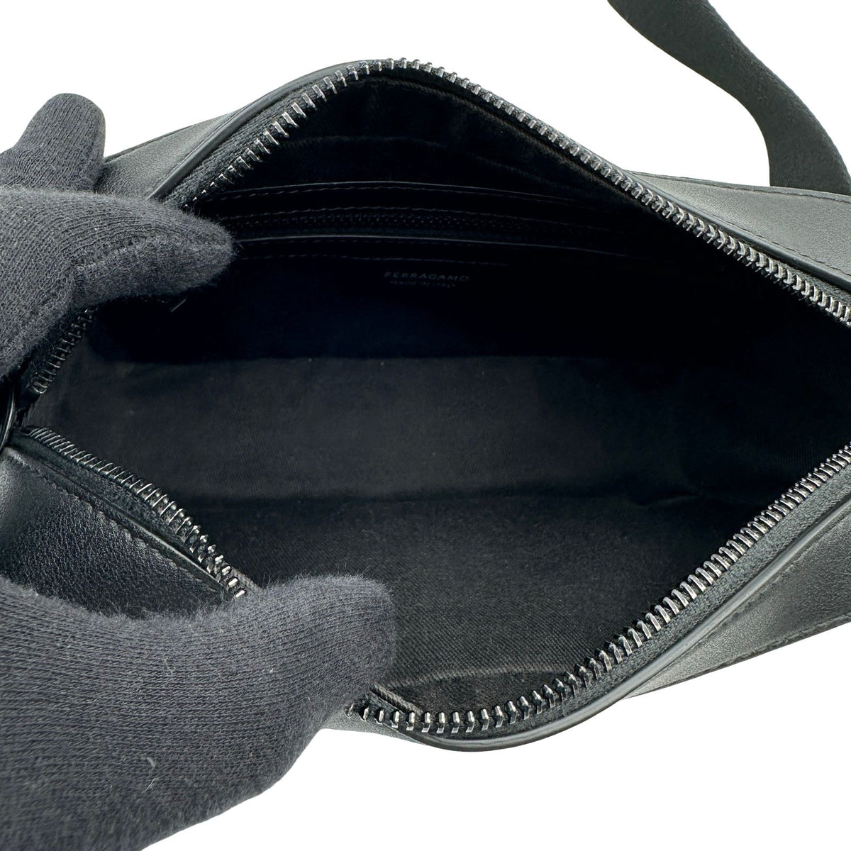 salvatore ferragamo shoulder bag condition details