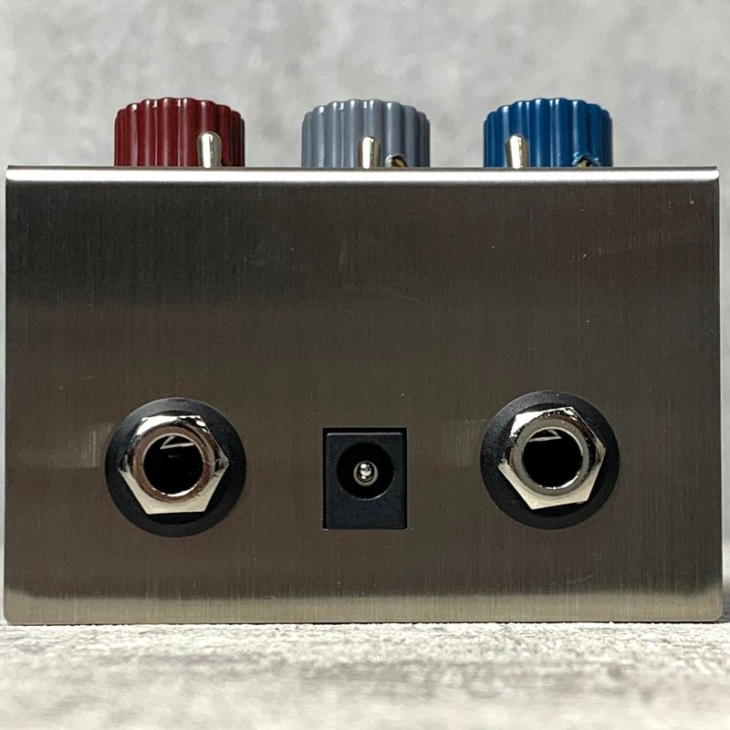 grey guitar effector accessories included