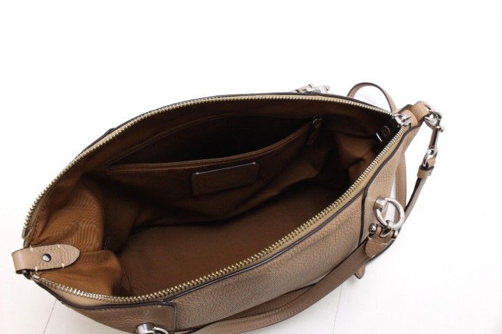 coach c6229 beige shoulder bag markings and labels