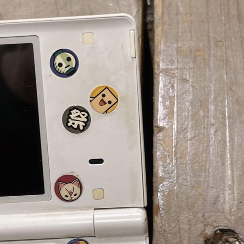 nintendo twl-001 handheld console markings and labels
