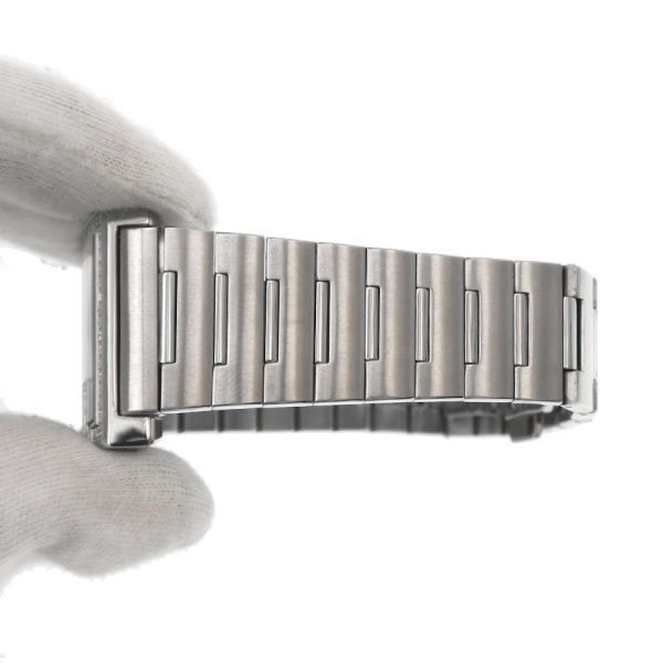gucci watch functional details