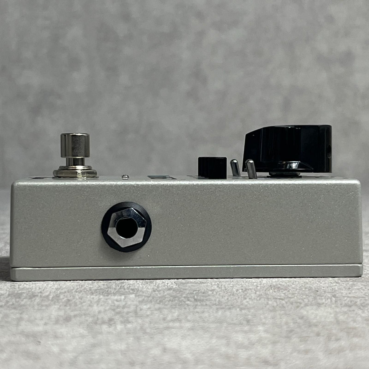 guitar effector rear view