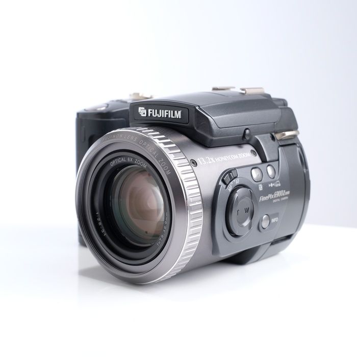 Fujifilm FX-6900Z Compact Digital Camera