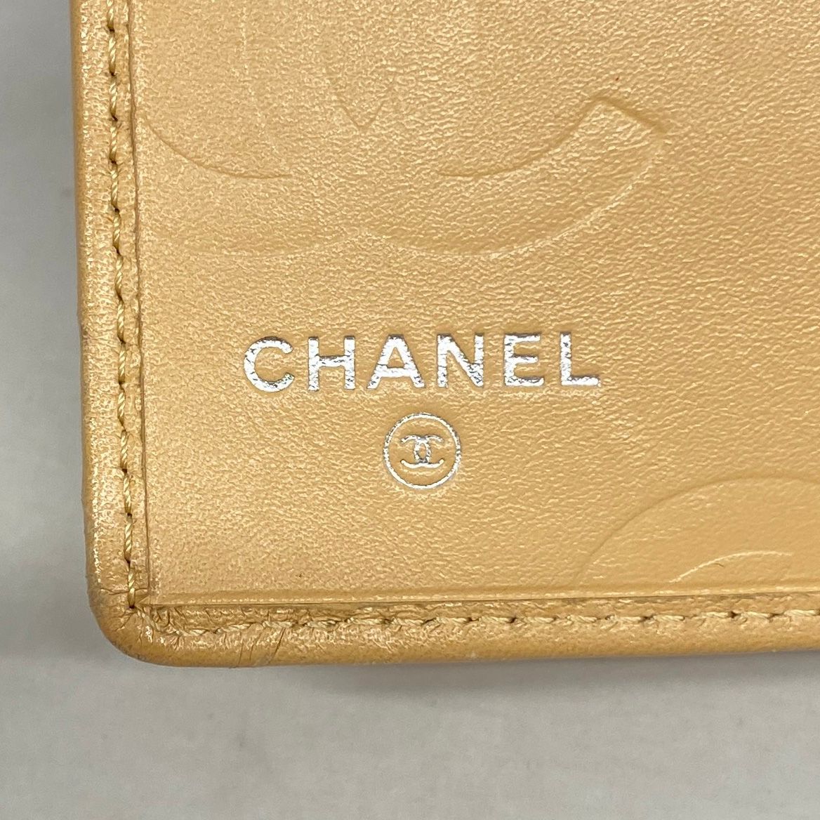 chanel wallet side view