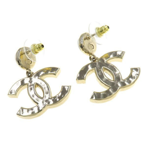 chanel a25 earrings side view