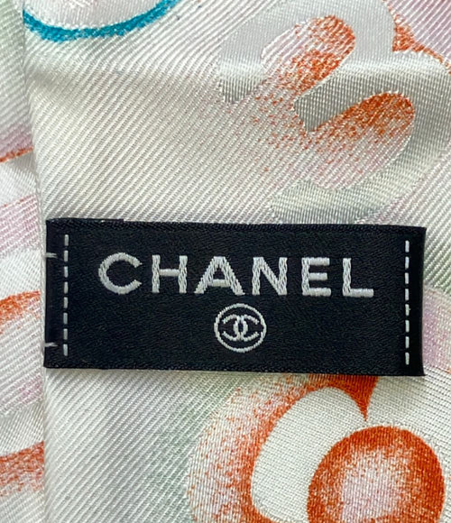 chanel scarf rear view