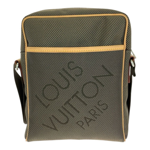 louis vuitton m93040 shoulder bag front view