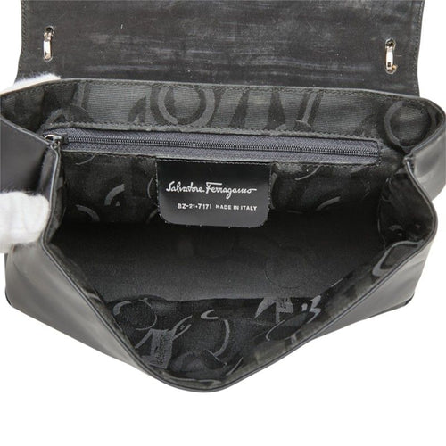 salvatore ferragamo bz-21-7171 shoulder bag functional details