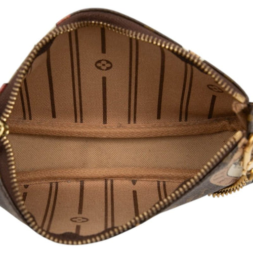 louis vuitton m95804 pouch / clutch side view