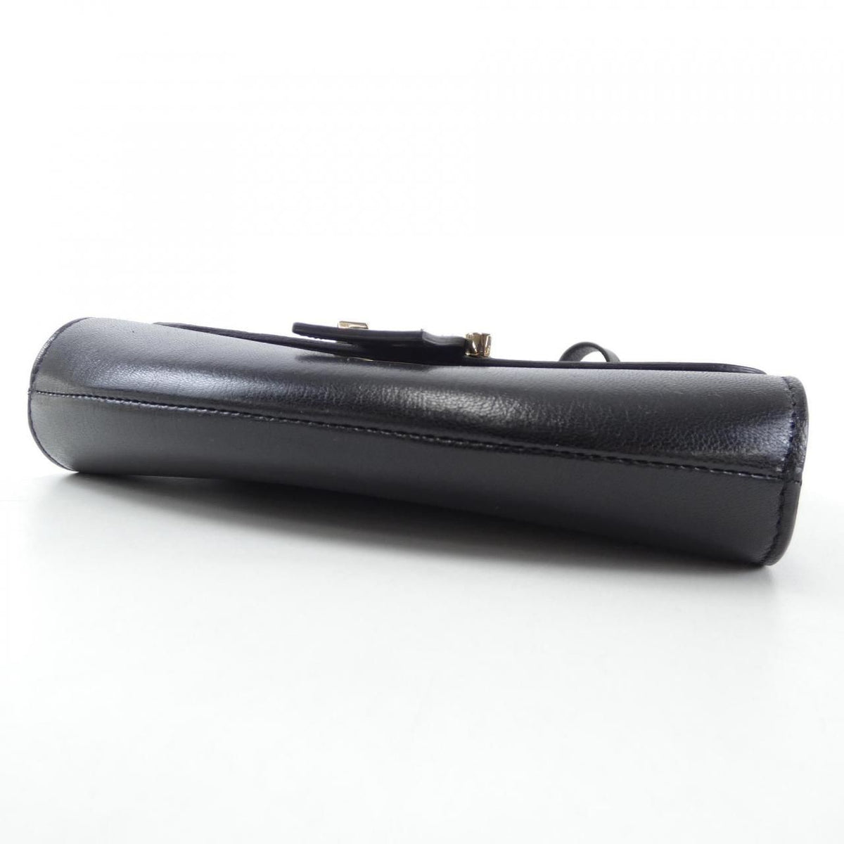 nina ricci handbag side view