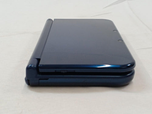 nintendo red-001 red handheld console interior details