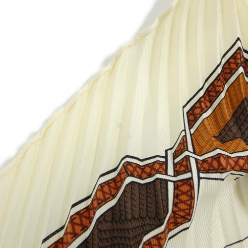 hermes scarf side view