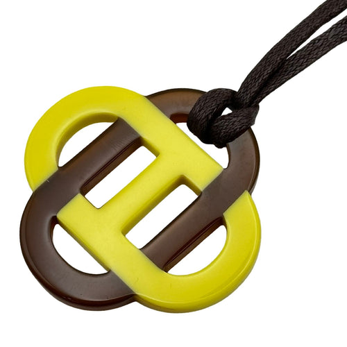 hermes necklace front view