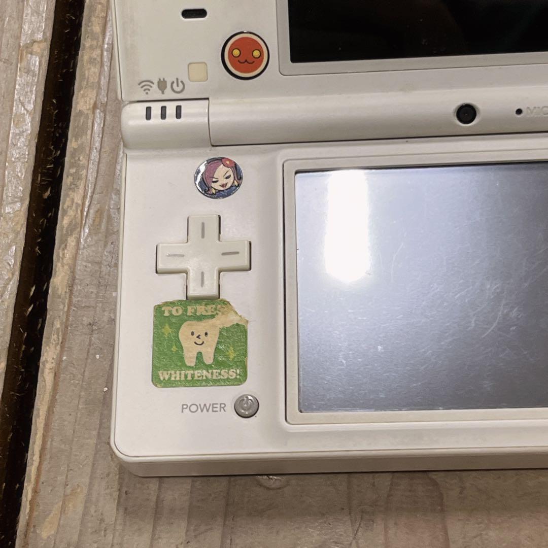 nintendo twl-001 handheld console markings and labels