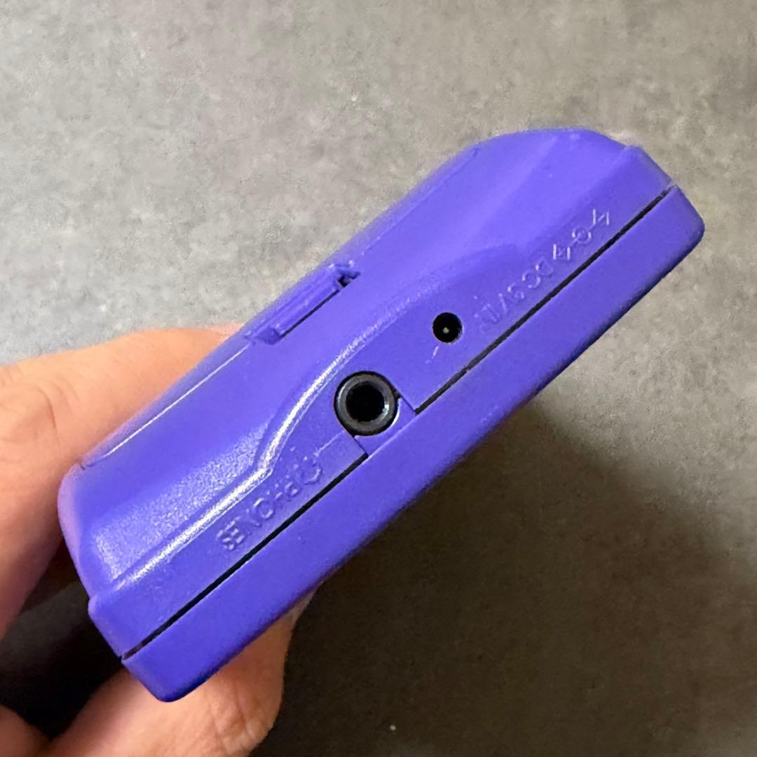 nintendo cgb-001 handheld console interior details