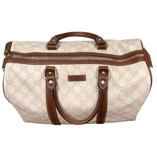 gucci travel bag accessories included