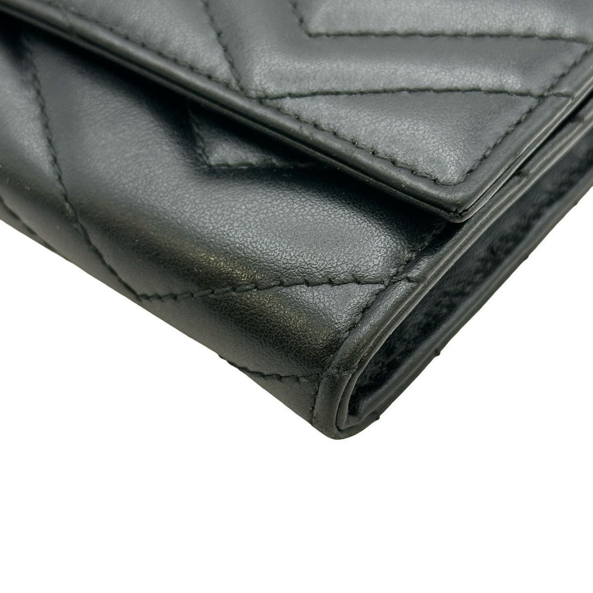 gucci wallet interior details