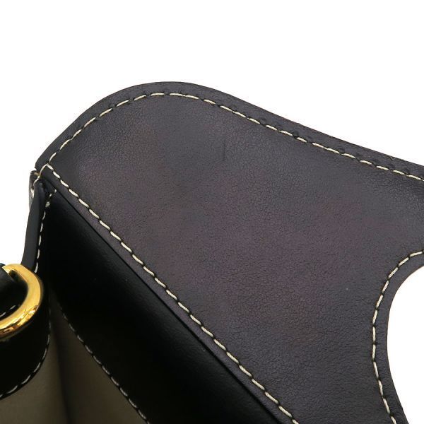 burberry shoulder bag functional details