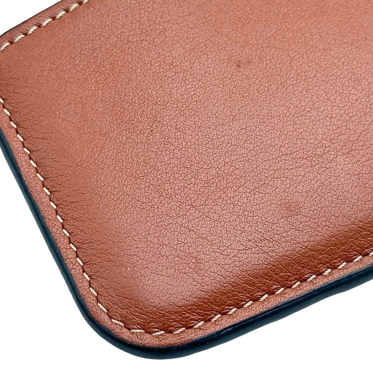 chloe wallet interior details