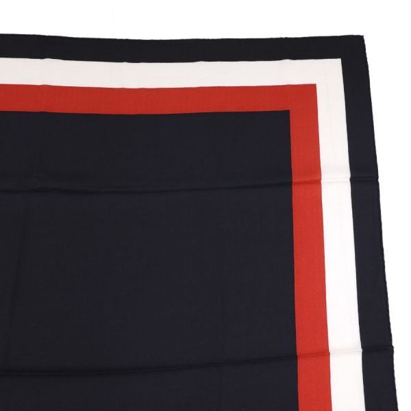hermes scarf side view