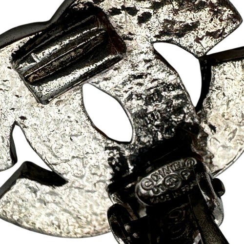 chanel earrings interior details