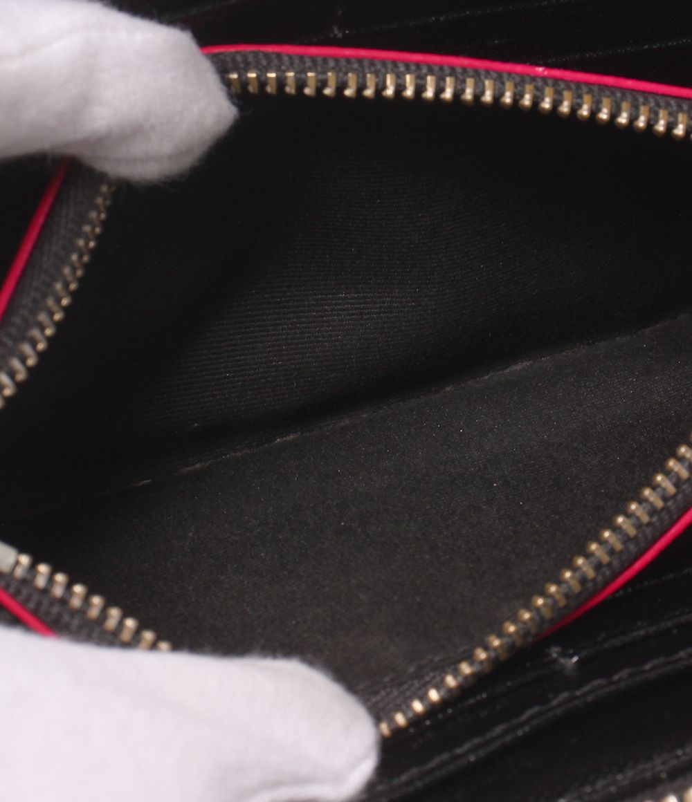 marc jacobs wallet markings and labels