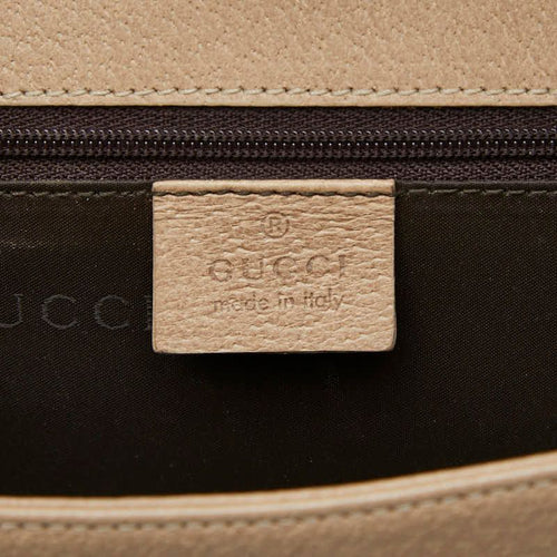 gucci beige handbag functional details