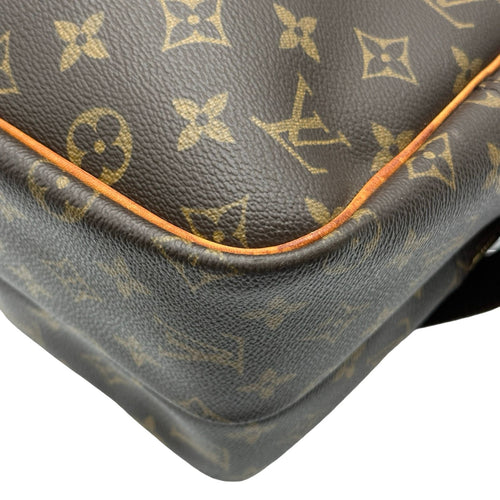 louis vuitton m45252 shoulder bag interior details